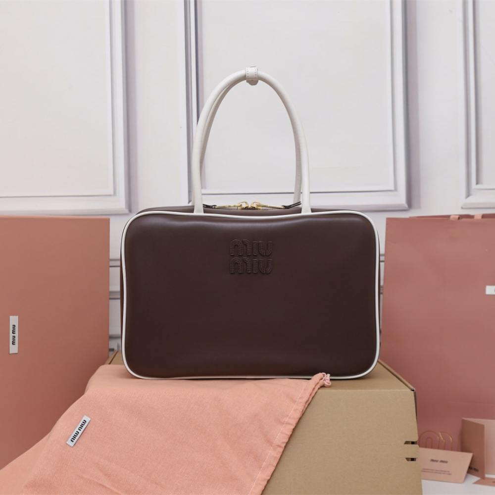 高仿miumiu*Beau系列5BB172小牛皮手袋石楠木白色大號免檢版