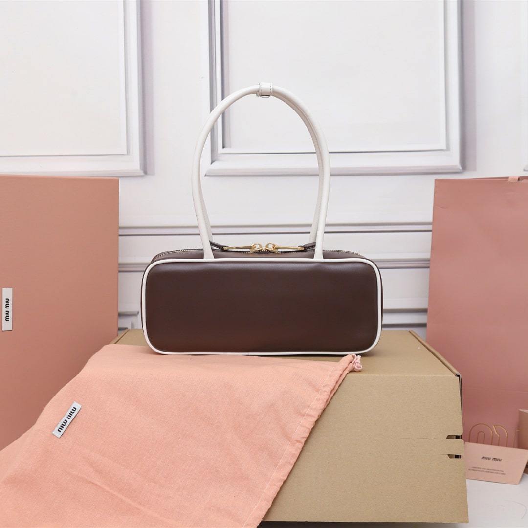 高仿miumiu*Beau系列5BB173小牛皮手袋石楠木白色小號免檢版
