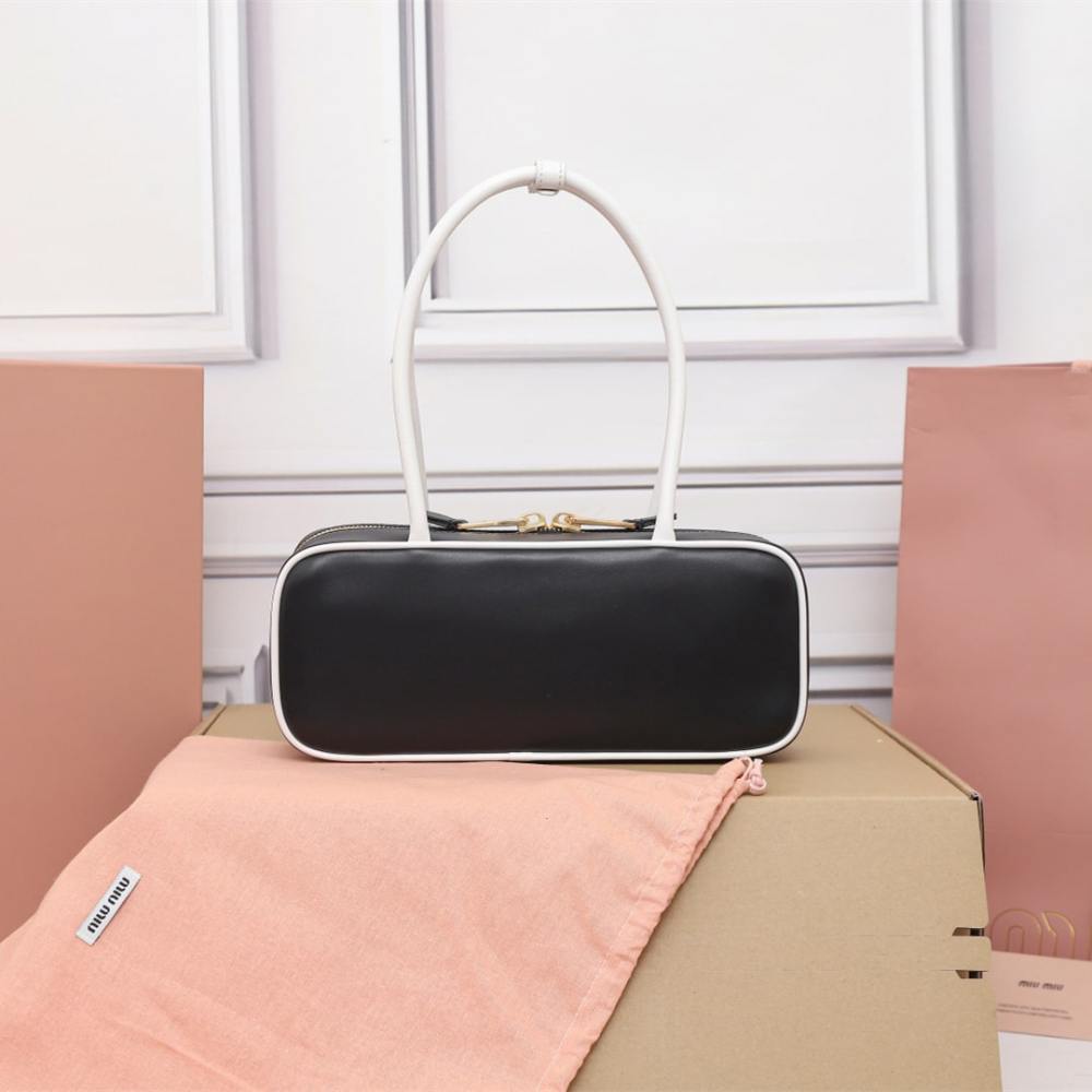 高仿miumiu*Beau系列5BB173小牛皮手袋黑白色小號免檢版
