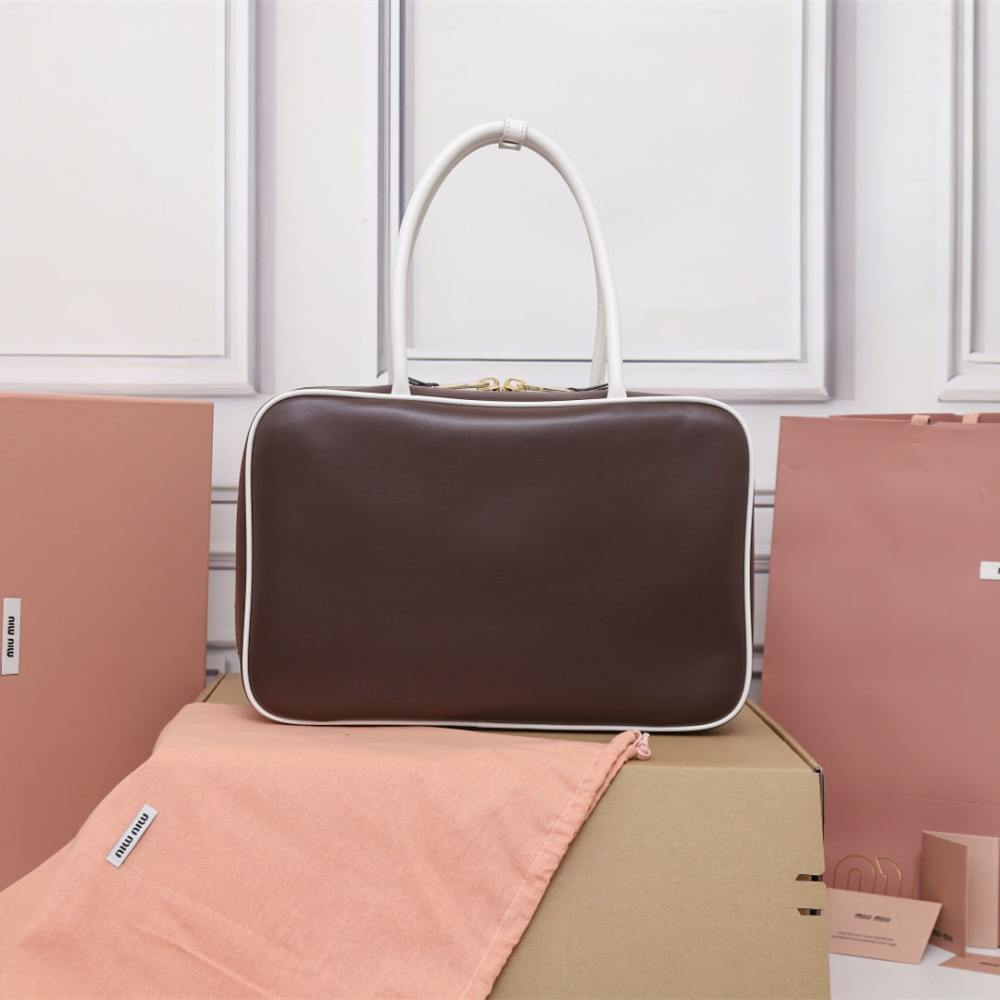 高仿miumiu*Beau系列5BB172小牛皮手袋石楠木白色大號免檢版