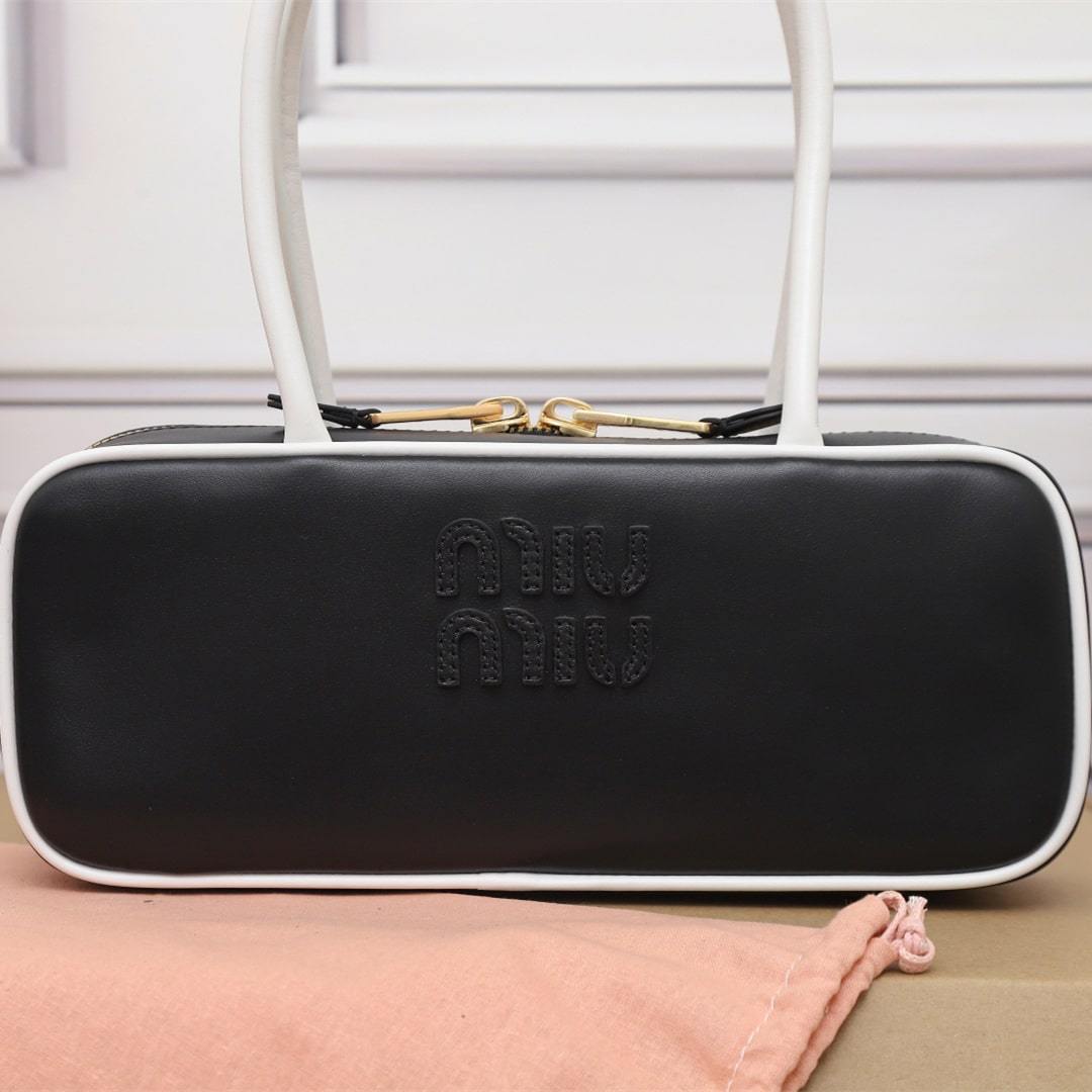 高仿miumiu*Beau系列5BB173小牛皮手袋黑白色小號免檢版