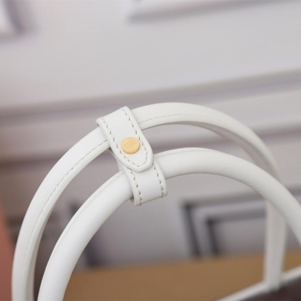 高仿miumiu*Beau系列5BB172小牛皮手袋石楠木白色大號免檢版