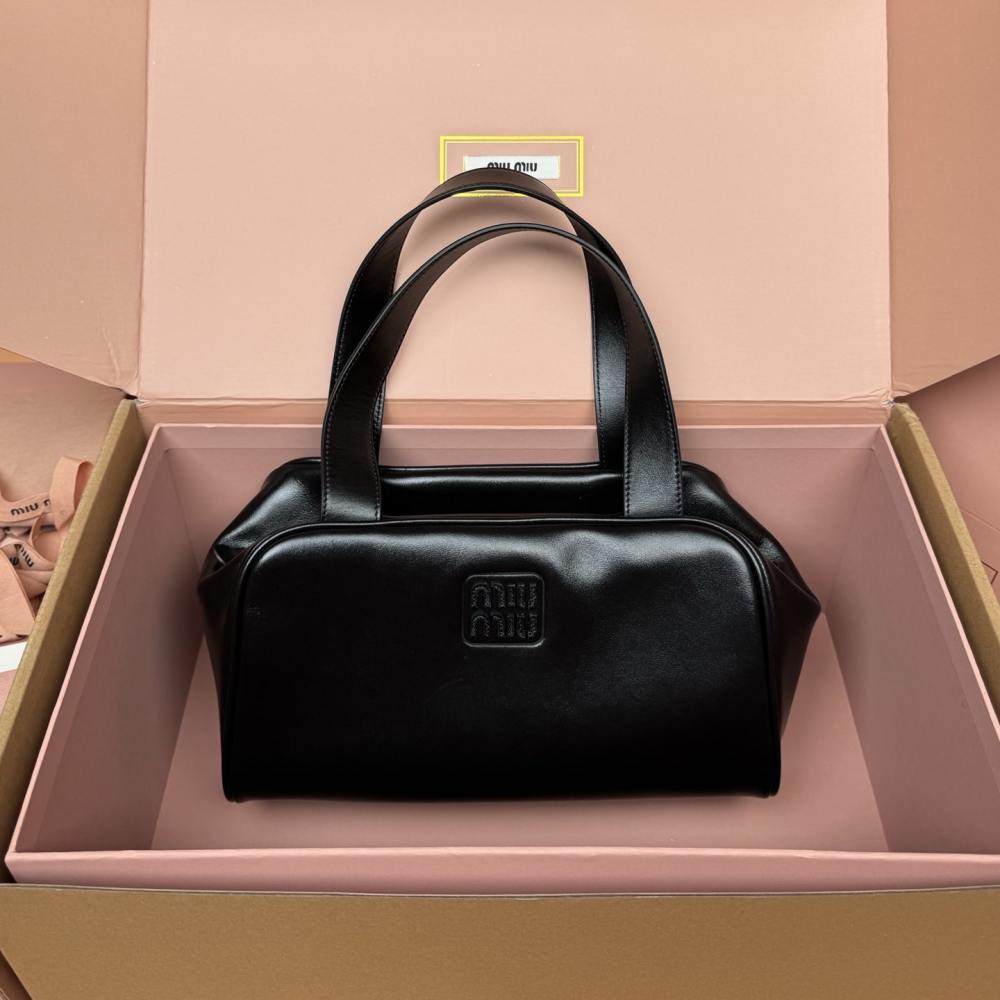 高仿miumiu*5BB182小牛皮手提包黑色免檢版