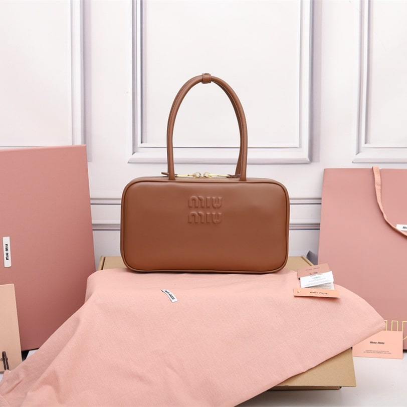 高仿miumiu*5BB172壓紋LOGO手提包小牛皮棕色免檢版