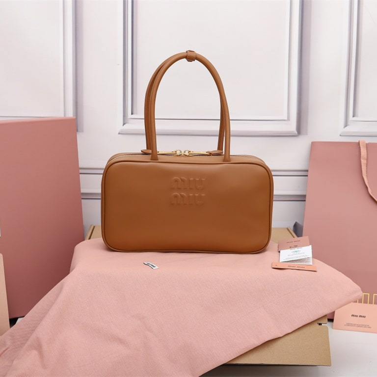 高仿miumiu*5BB172壓紋LOGO手提包小牛皮白蘭地免檢版