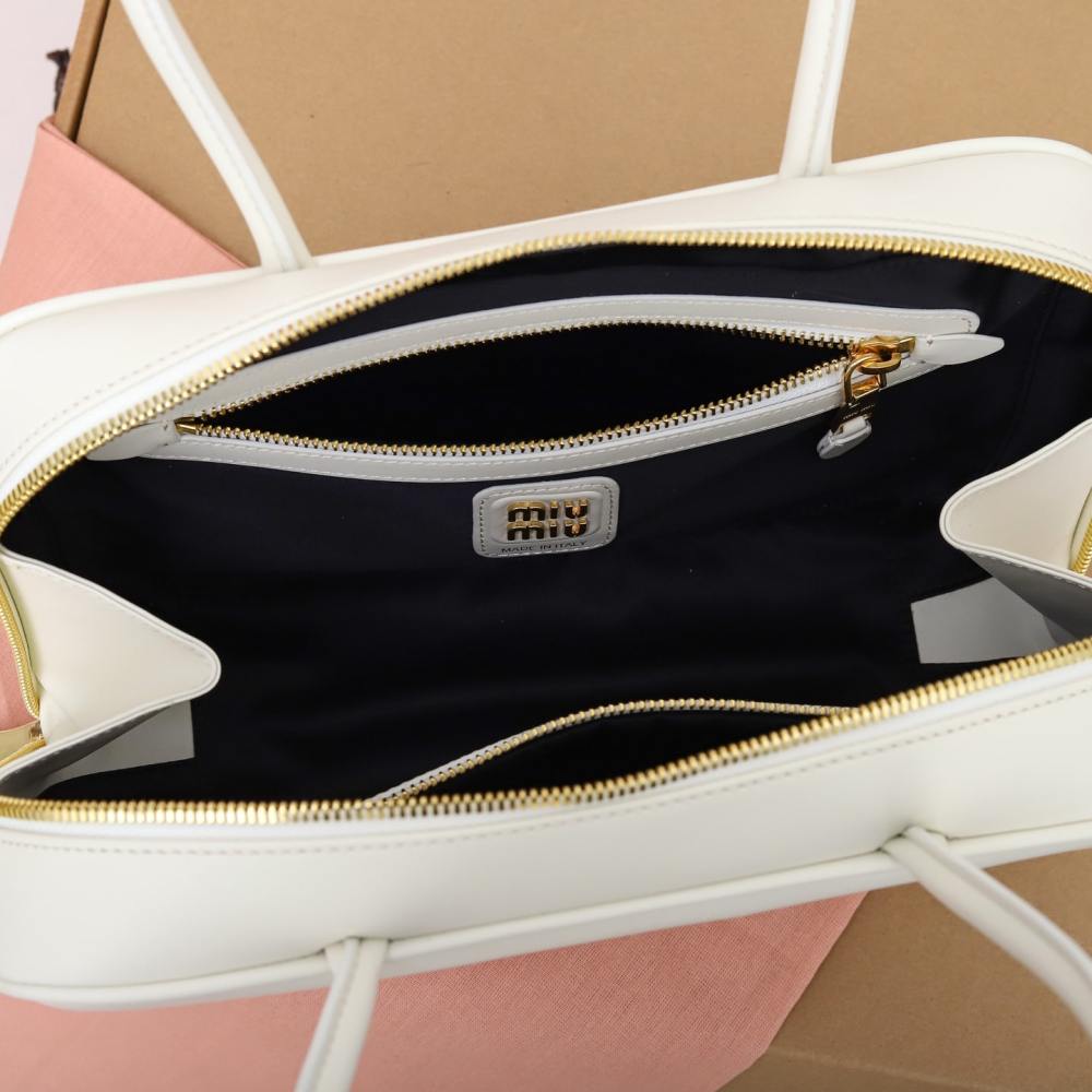 高仿miumiu*5BB172壓紋LOGO手提包小牛皮白色免檢版
