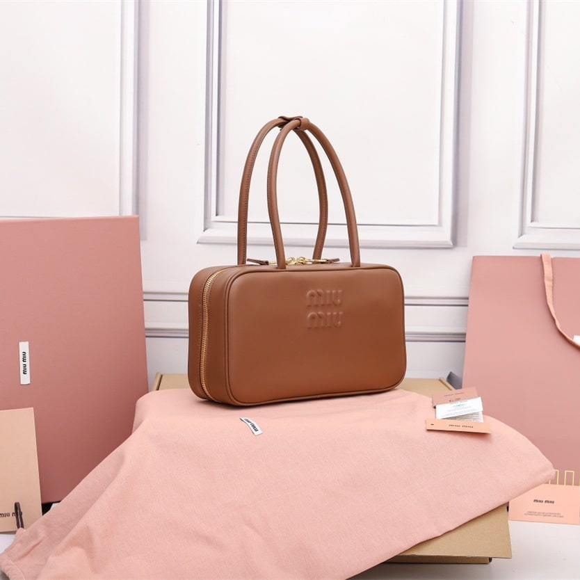 高仿miumiu*5BB172壓紋LOGO手提包小牛皮棕色免檢版