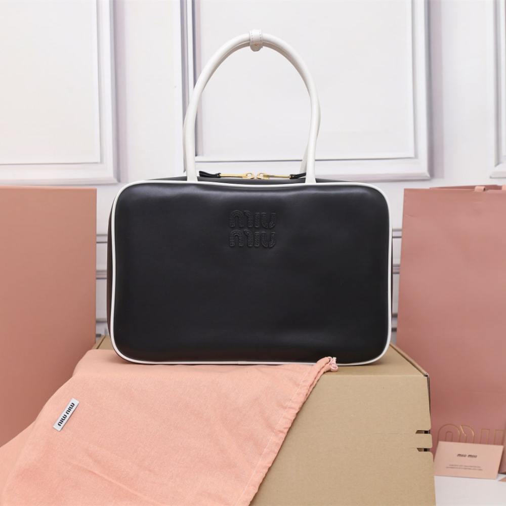 高仿miumiu*Beau系列5BB172小牛皮手袋黑白色免檢版