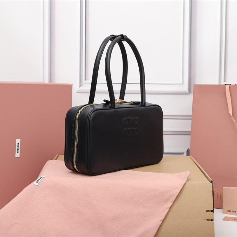 高仿miumiu*5BB172壓紋LOGO手提包小牛皮黑色免檢版
