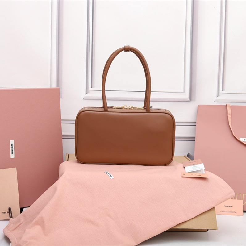 高仿miumiu*5BB172壓紋LOGO手提包小牛皮棕色免檢版