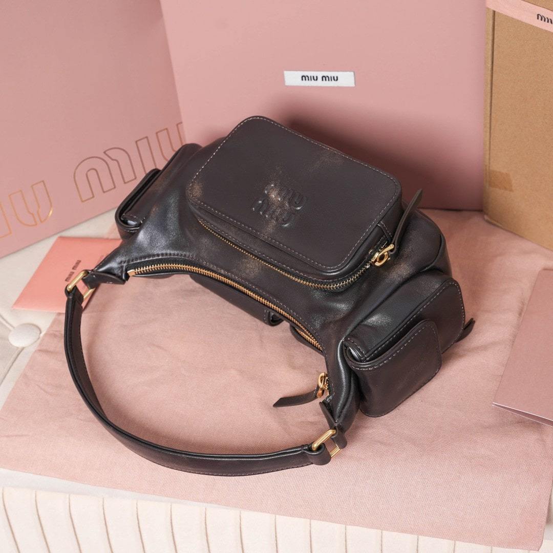 高仿miumiu*5BC146小羊皮機車包做舊色免檢版