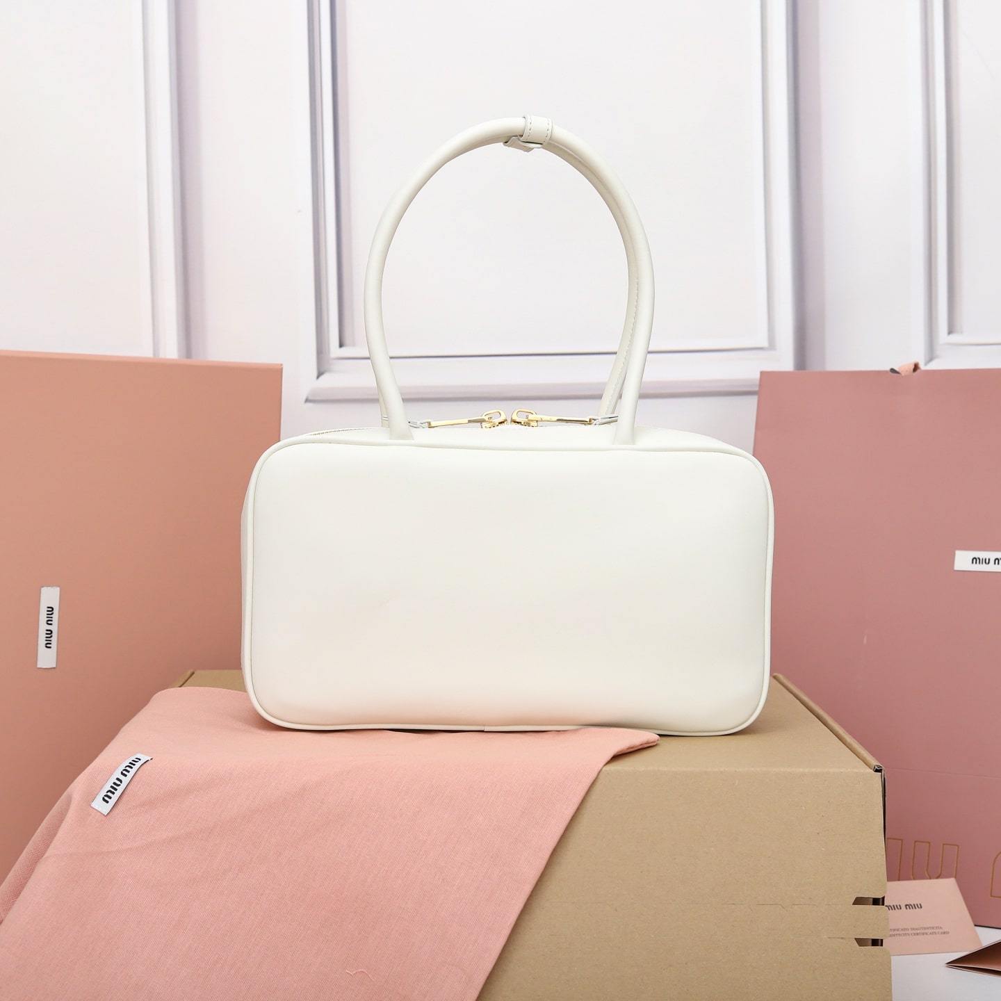 高仿miumiu*5BB172壓紋LOGO手提包小牛皮白色免檢版