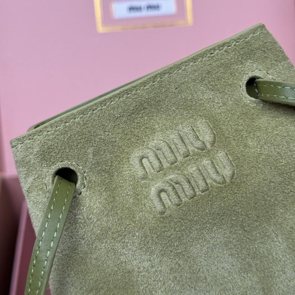 高仿miumiu*5NR460絨面羊皮水桶包橄欖綠免檢版