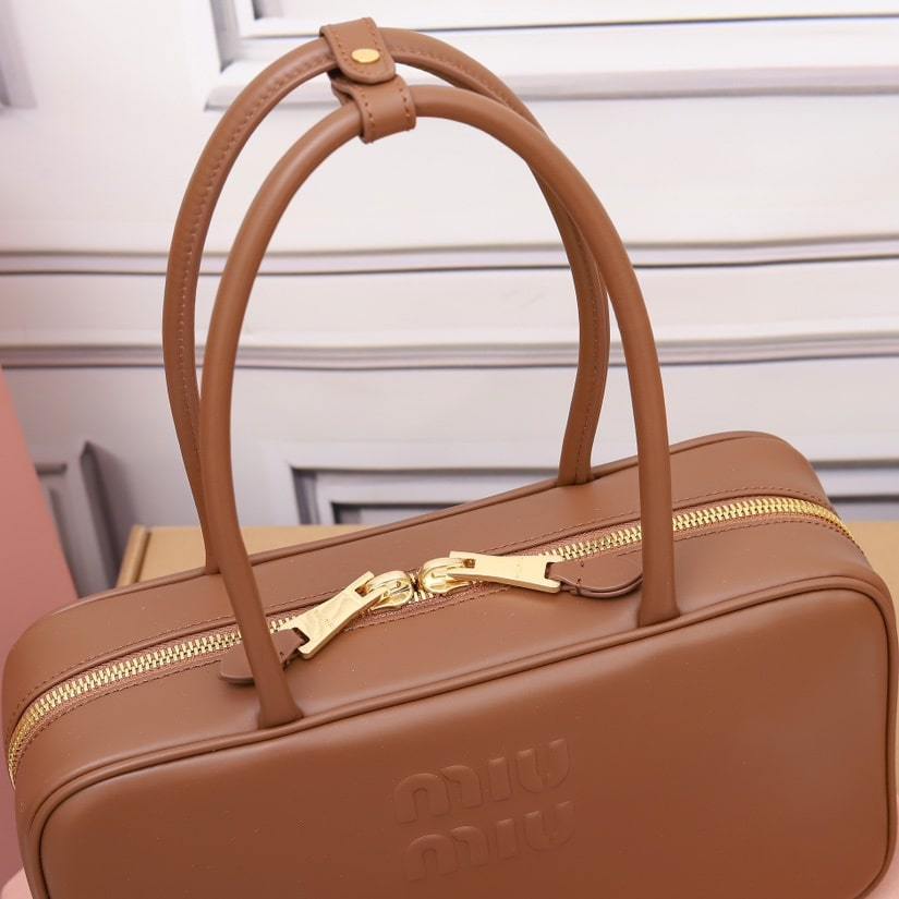 高仿miumiu*5BB172壓紋LOGO手提包小牛皮棕色免檢版