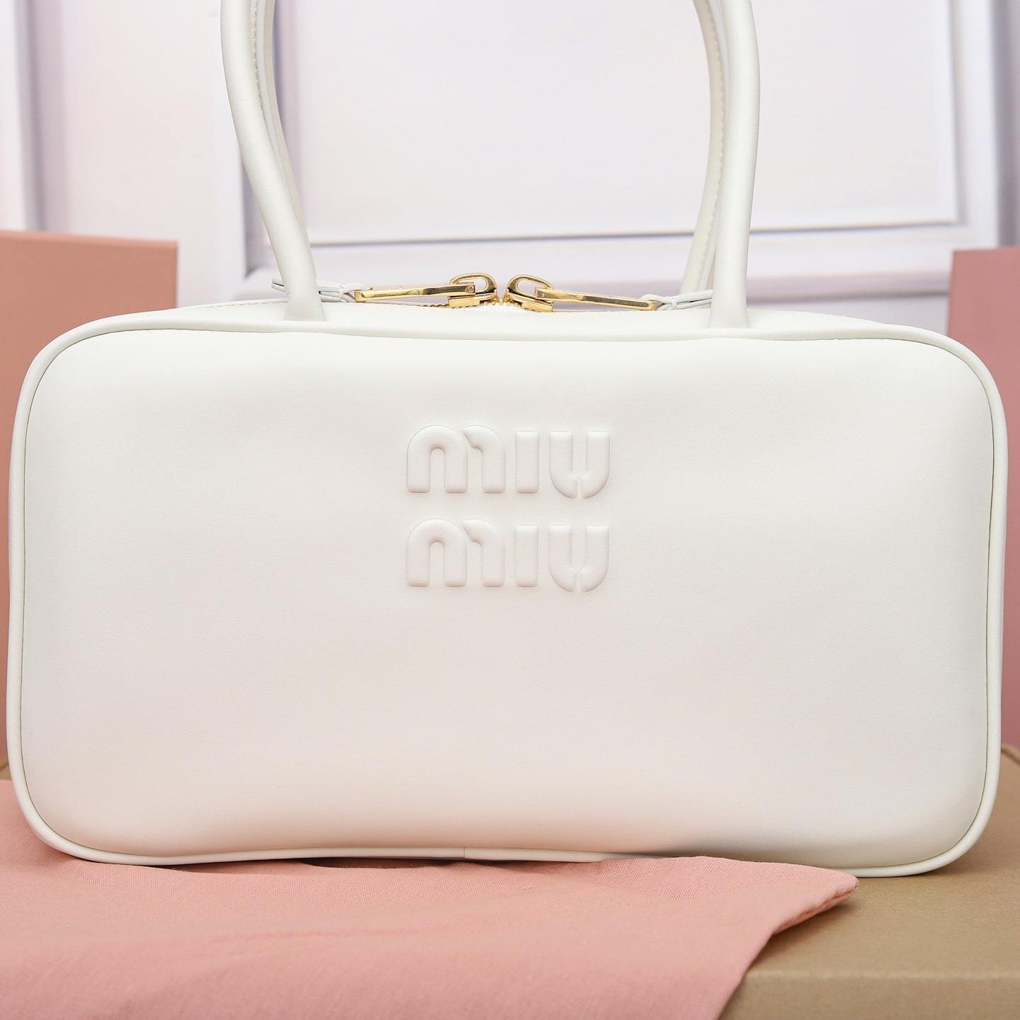 高仿miumiu*5BB172壓紋LOGO手提包小牛皮白色免檢版