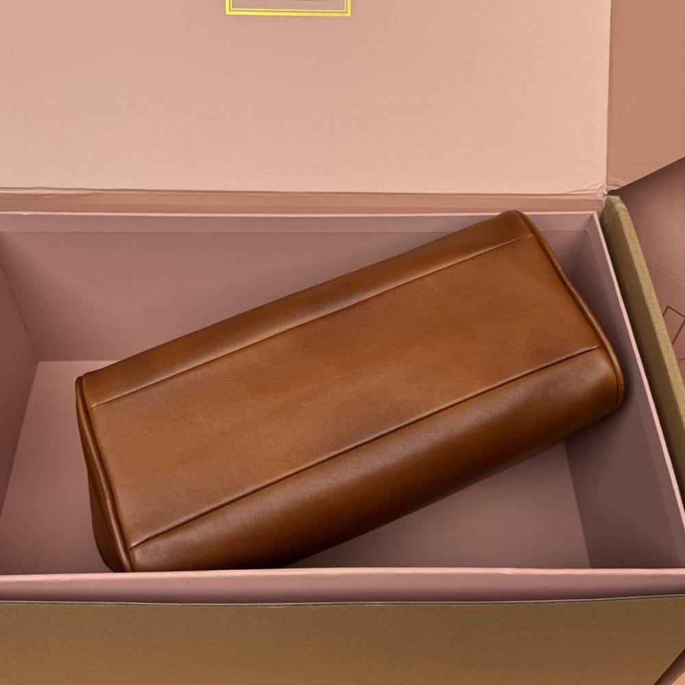 高仿miumiu*5BB182小牛皮手提包干邑色免檢版
