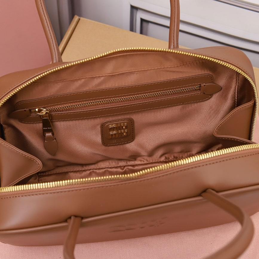 高仿miumiu*5BB172壓紋LOGO手提包小牛皮棕色免檢版