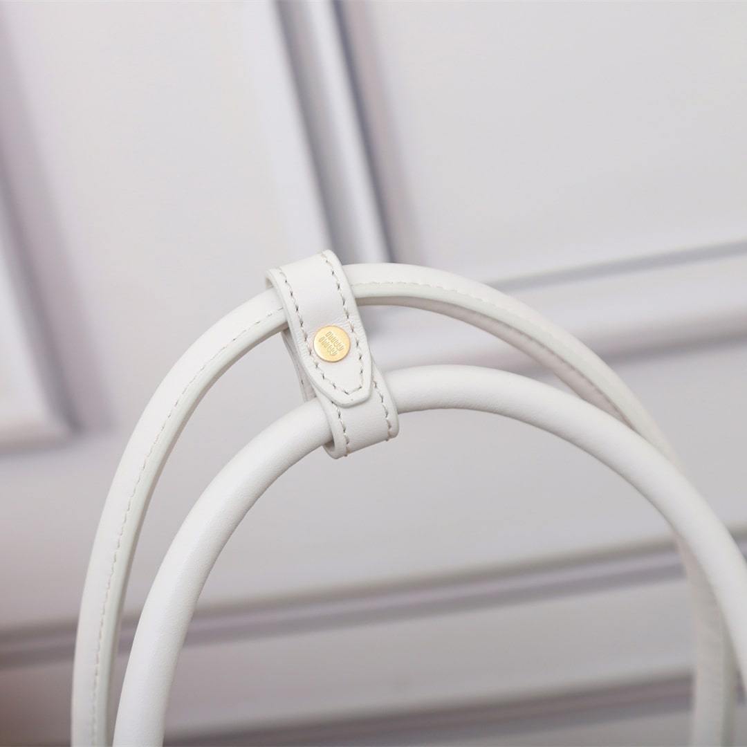 高仿miumiu*Beau系列5BB172小牛皮手袋黑白色免檢版