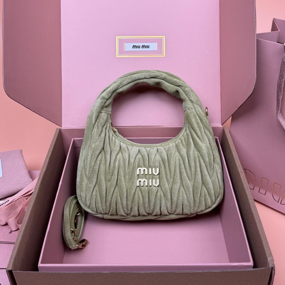 高仿miumiu*Matelasse系列5BC125絨面手提包綠色小號免檢版