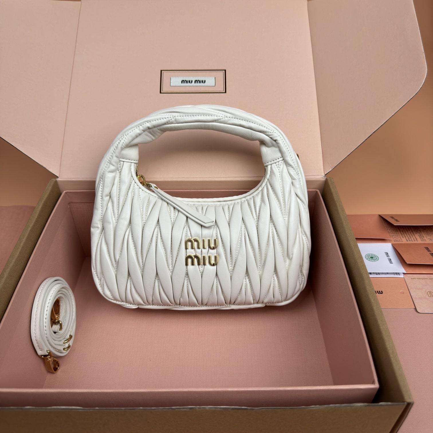 高仿miumiu*Matelasse系列5BC125小羊皮手提袋白色小號免檢版