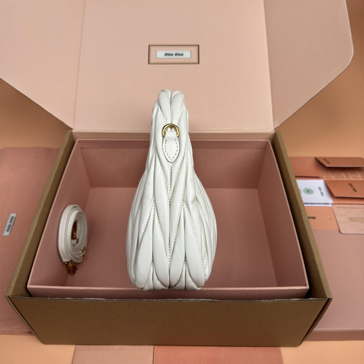 高仿miumiu*Matelasse系列5BC125小羊皮手提袋白色小號免檢版