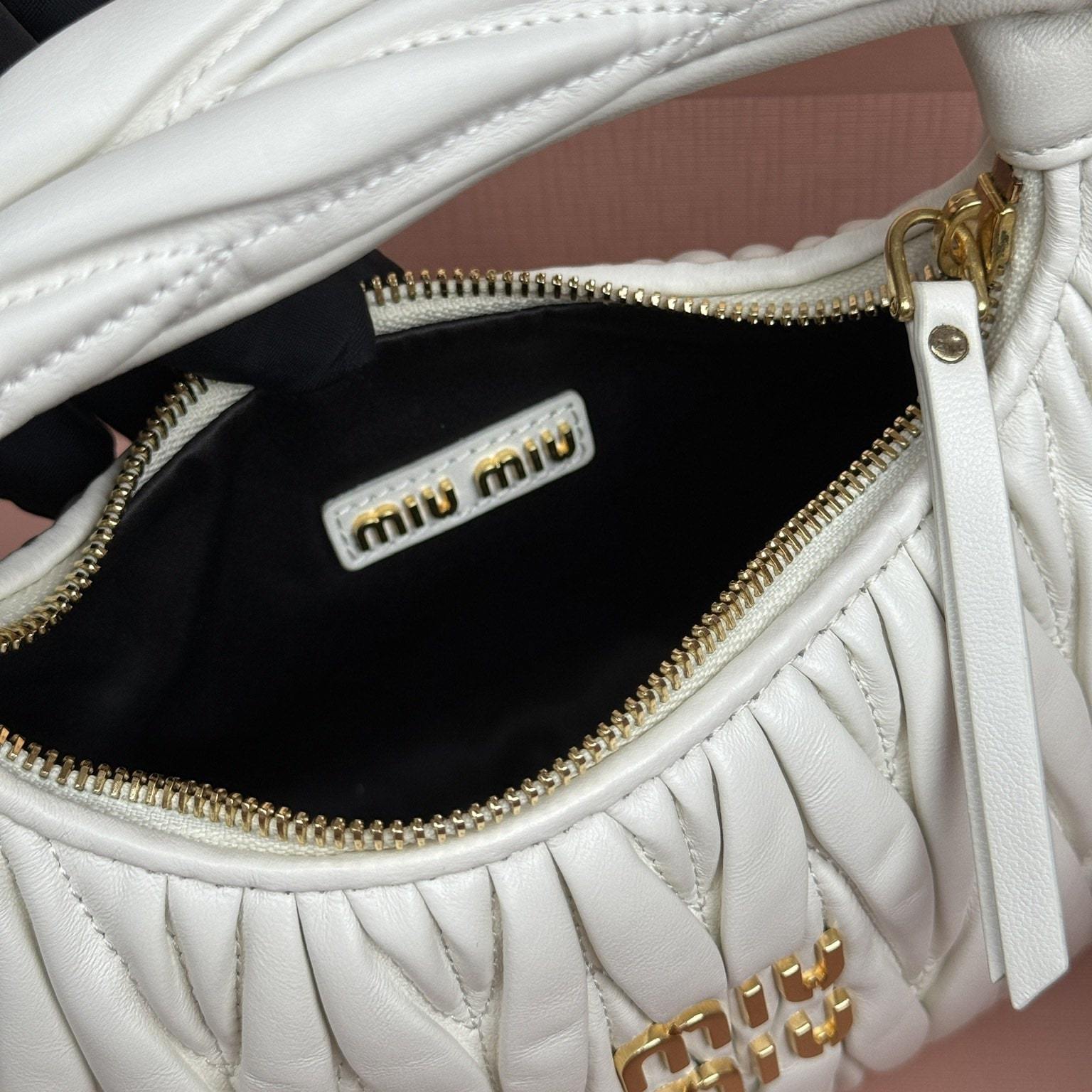 高仿miumiu*Matelasse系列5BC125小羊皮手提袋白色小號免檢版