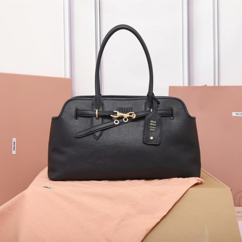 高仿miumiu*Aventure系列5BG310小牛皮Tote手袋黑色免檢版