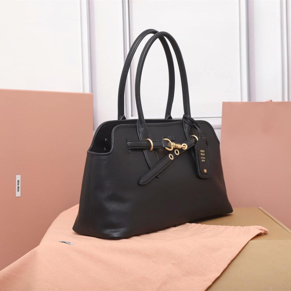 高仿miumiu*Aventure系列5BG310小牛皮Tote手袋黑色免檢版
