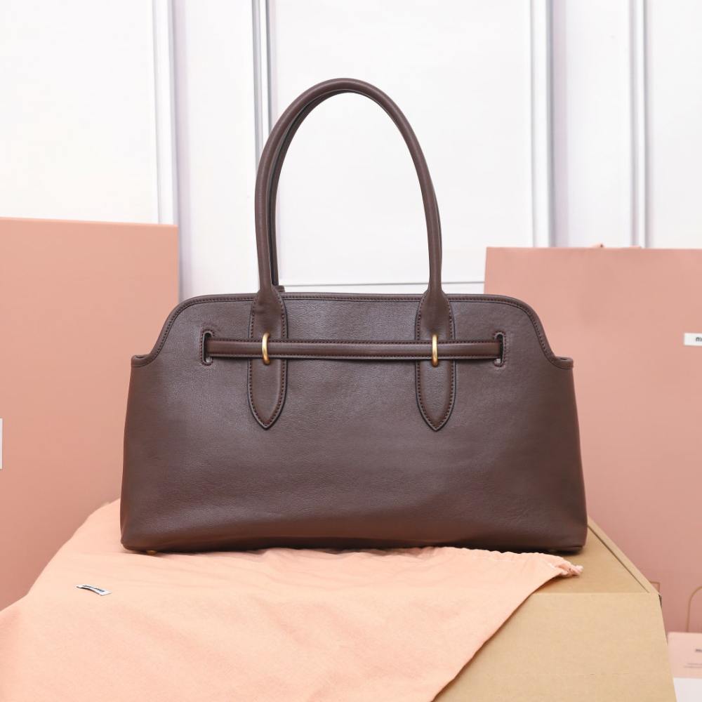 高仿miumiu*Aventure系列5BG310小羊皮Tote手袋石楠木色免檢版