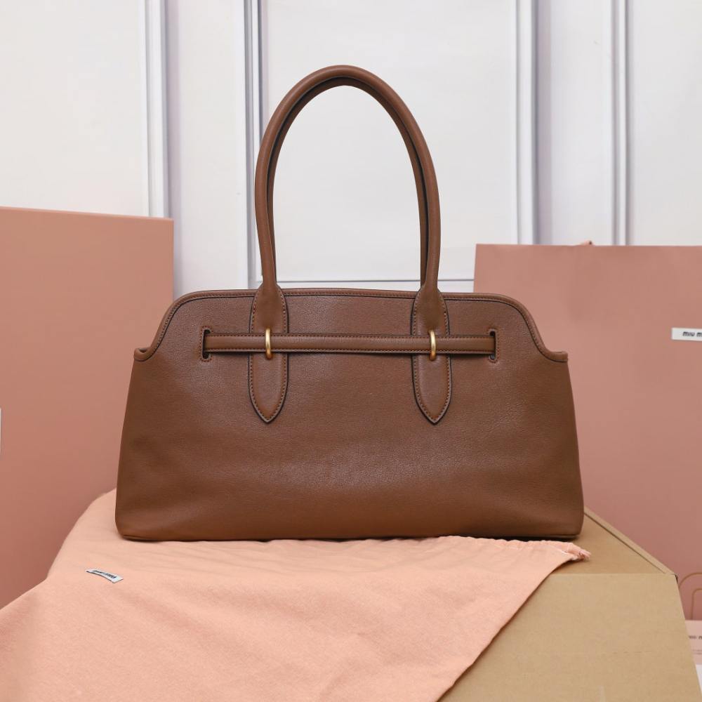 高仿miumiu*Aventure系列5BG310小羊皮Tote手袋橡木色免檢版