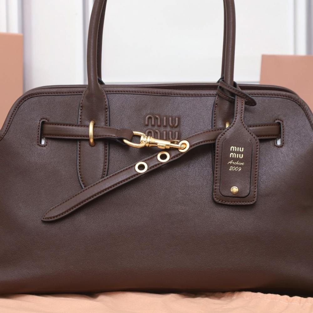 高仿miumiu*Aventure系列5BG310小羊皮Tote手袋石楠木色免檢版