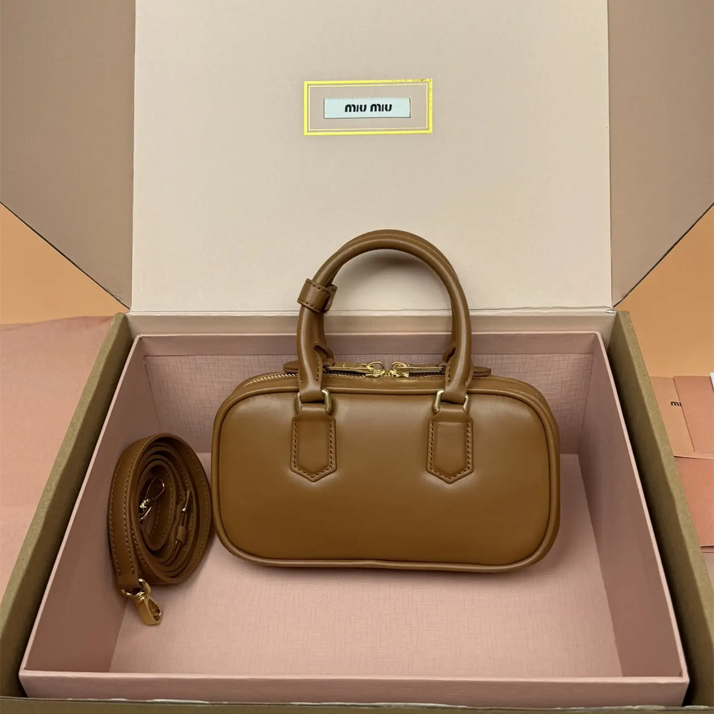 MiuMiu 5BP088 小牛皮皮面特寫