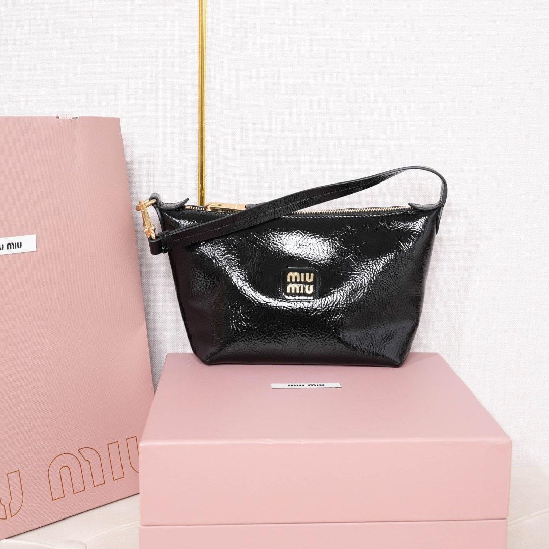 高仿miumiu*Naplak系列5NE841小羊皮飯盒包黑色免檢版
