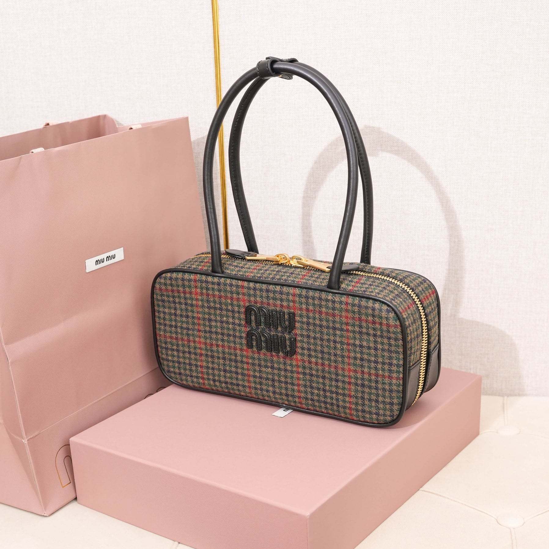 高仿miumiu*Beau系列5BB173織物千鳥格手提包免檢版