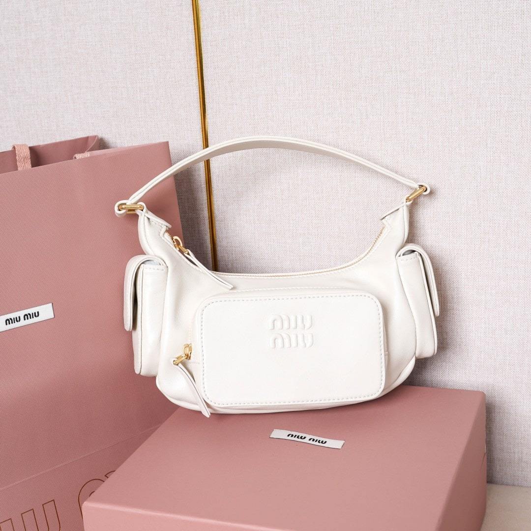 高仿miumiu*5BC146小羊皮機車包白色免檢版
