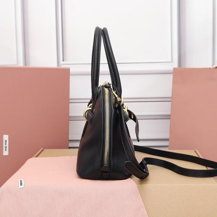 高仿miumiu*Aventure系列5BB168手提包黑色免檢版