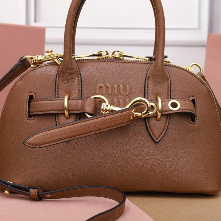 高仿miumiu*Aventure系列5BB169手提包棕色小號免檢版