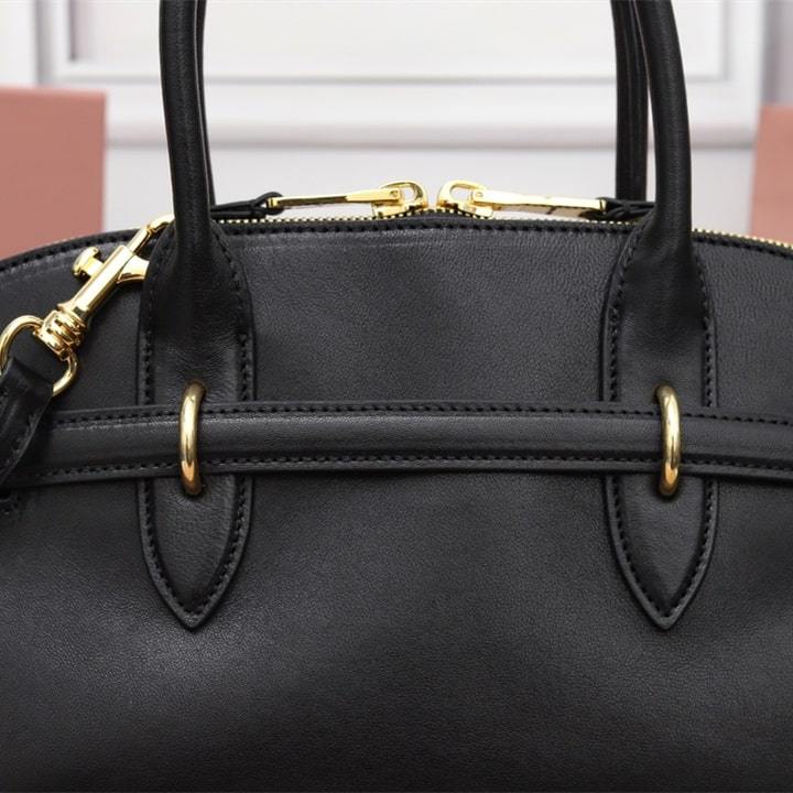 高仿miumiu*Aventure系列5BB168手提包黑色免檢版