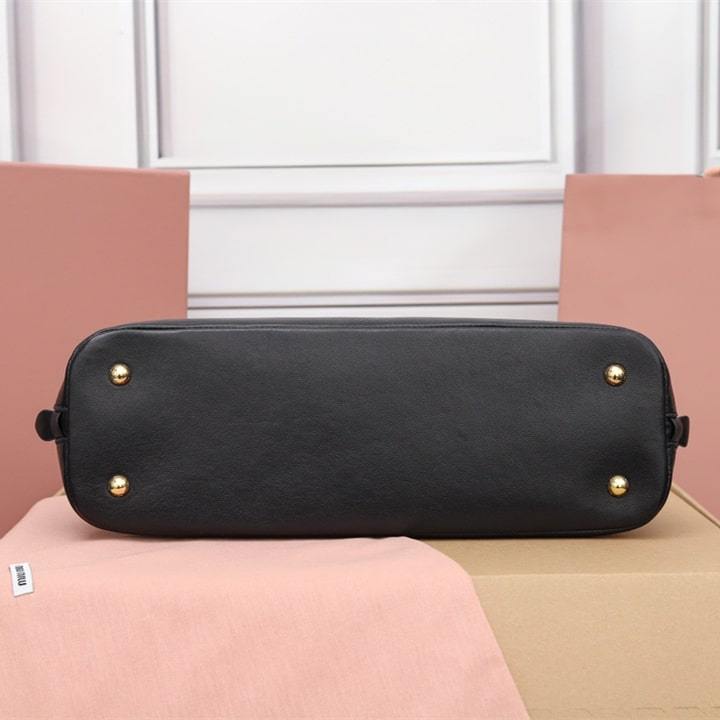 高仿miumiu*Aventure系列5BB168手提包黑色免檢版