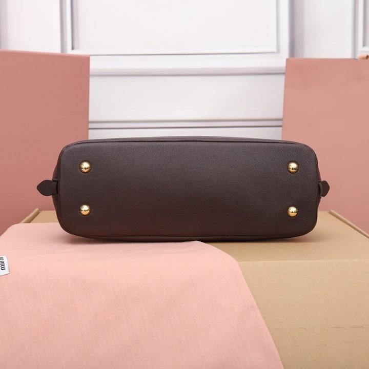 高仿miumiu*Aventure系列5BB169手提包石楠木色小號免檢版
