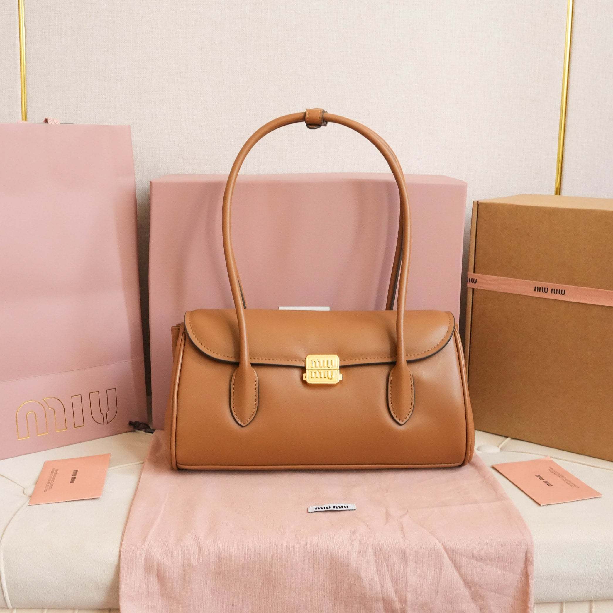高仿miumiu*5BD265手提單肩包棕色免檢版