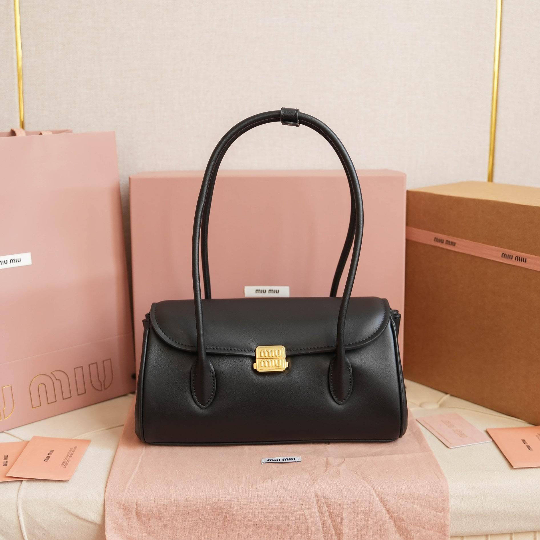 高仿miumiu*5BD265手提單肩包黑色免檢版