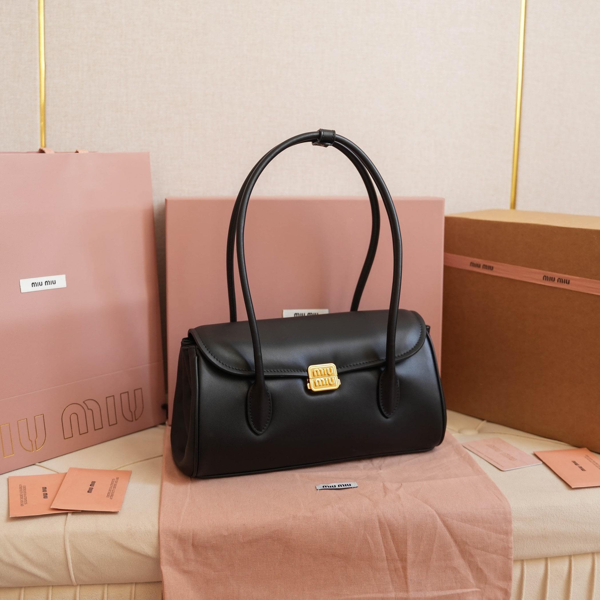 高仿miumiu*5BD265手提單肩包黑色免檢版