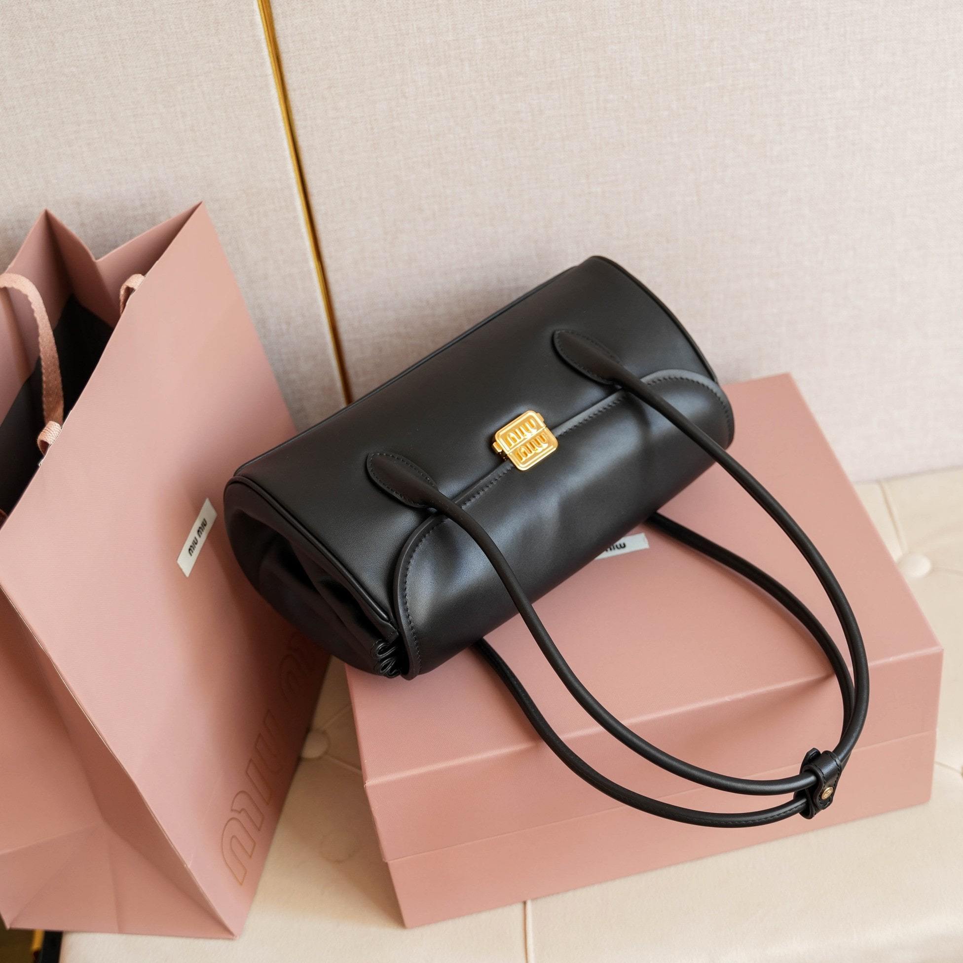 高仿miumiu*5BD265手提單肩包黑色免檢版