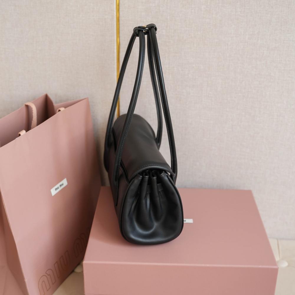 高仿miumiu*5BD265手提單肩包黑色免檢版
