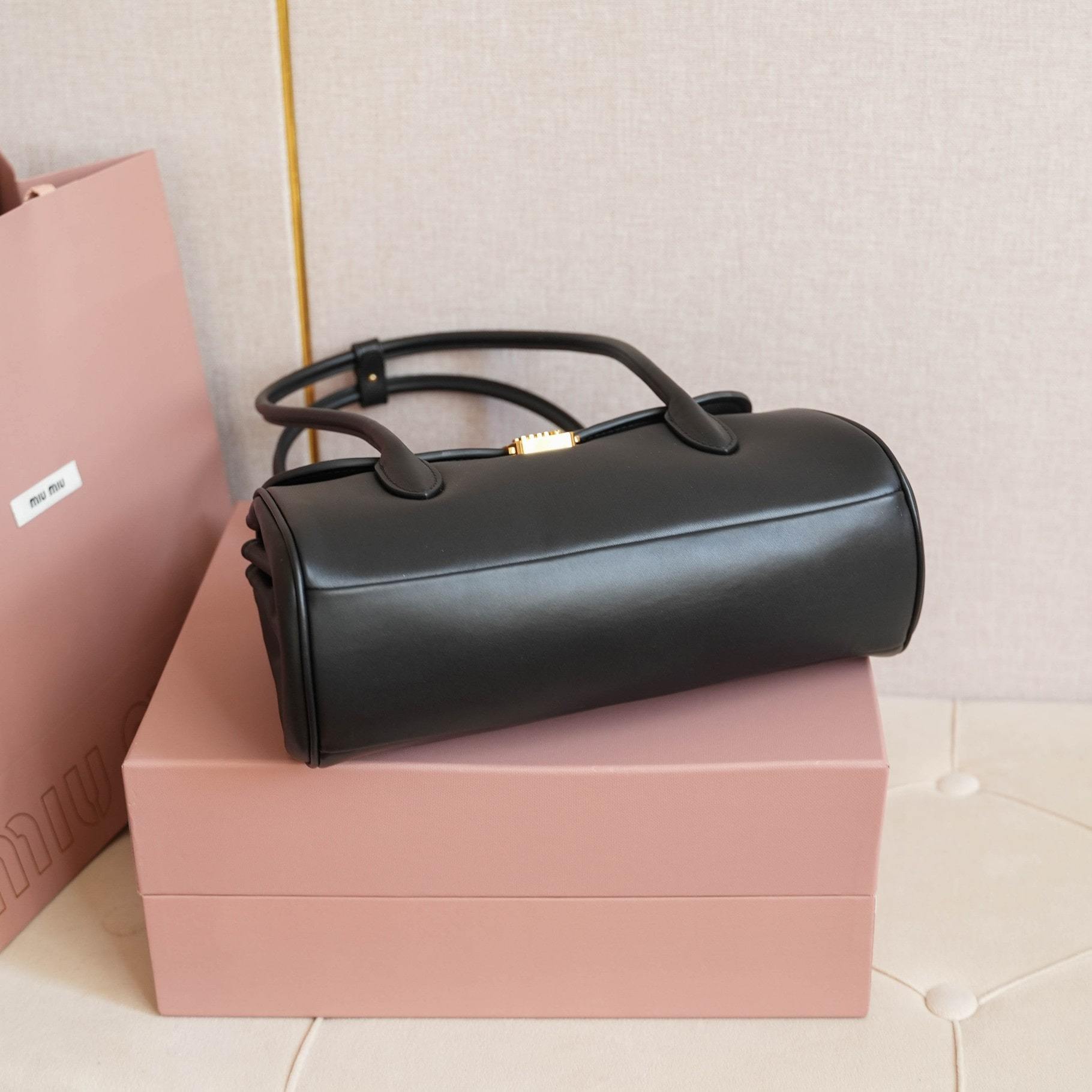 高仿miumiu*5BD265手提單肩包黑色免檢版