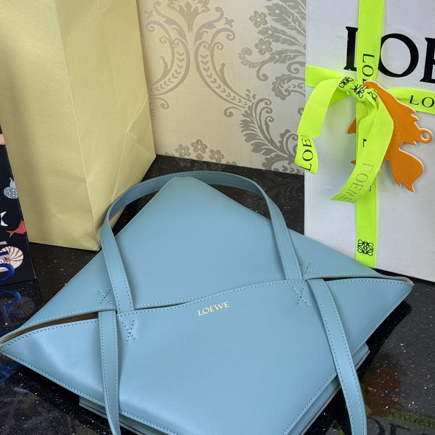 高仿Loewe*Fold系列4512小牛皮Tote手袋水色中號免檢版