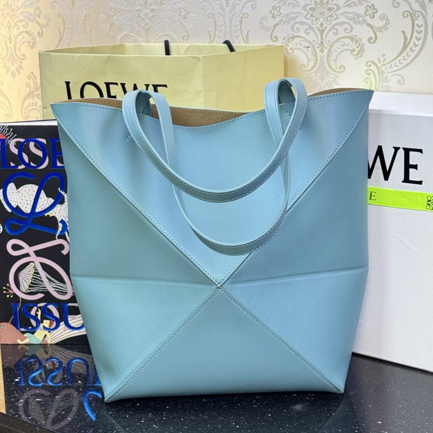 高仿Loewe*Fold系列4512小牛皮Tote手袋水色中號免檢版