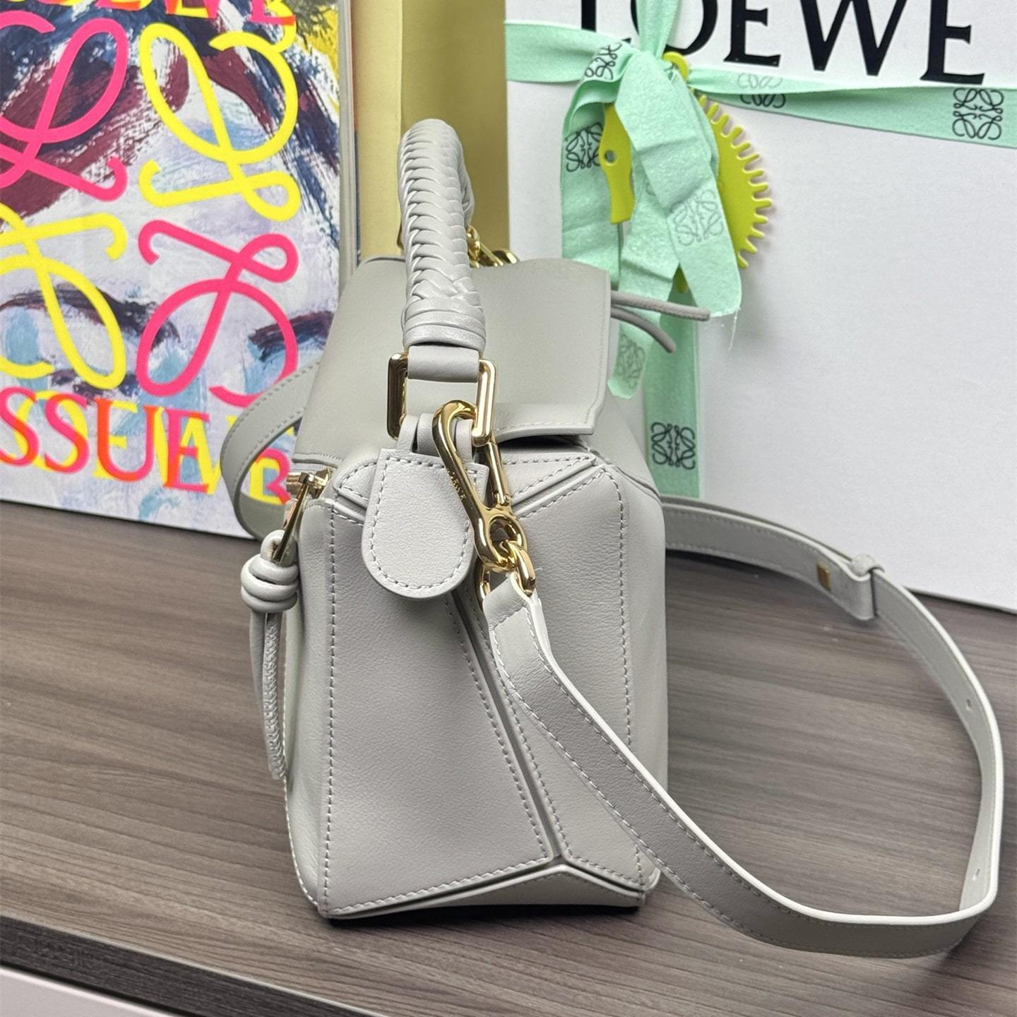 高仿Loewe*Puzzle系列6579小牛皮單肩包貝殼灰小號免檢版