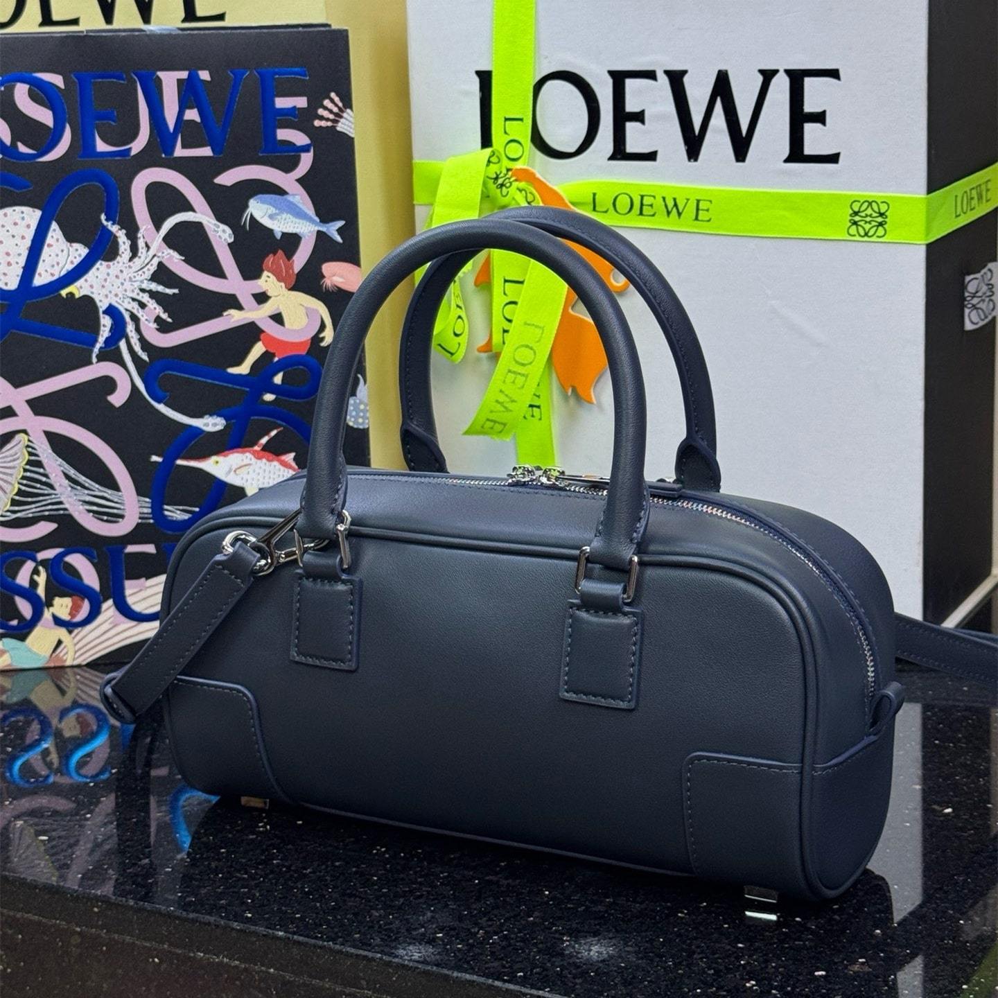 高仿Loewe*Amazona系列5544橫版手提包海軍藍免檢版